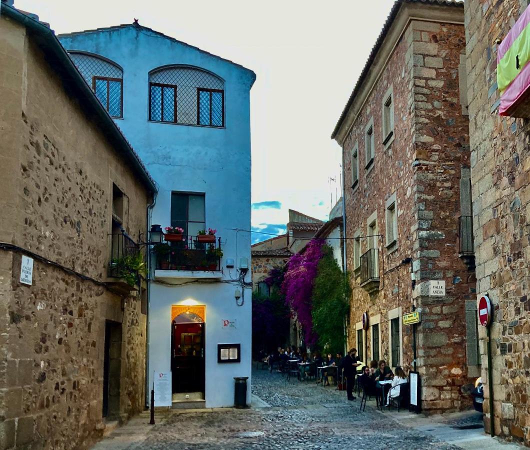 Apartamentos Las Buganvillas Caceres Luaran gambar